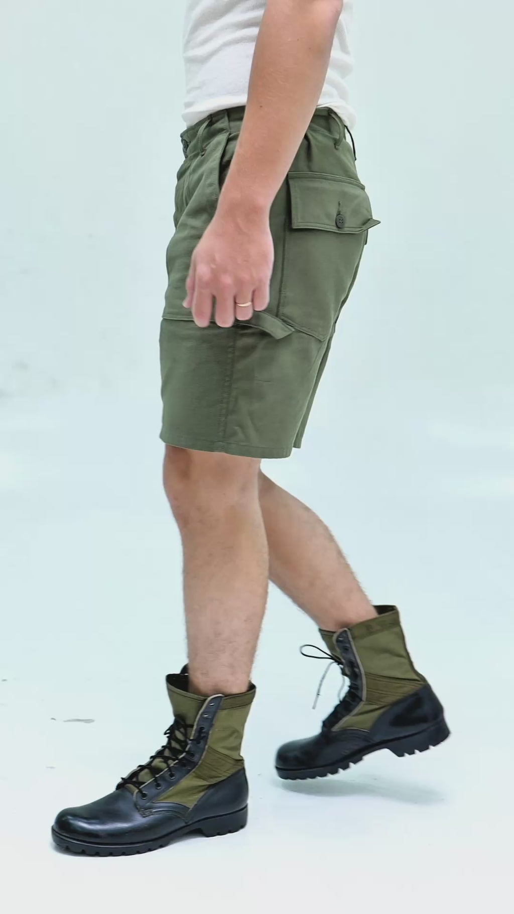 REVERSE SATEEN WORK SHORTS